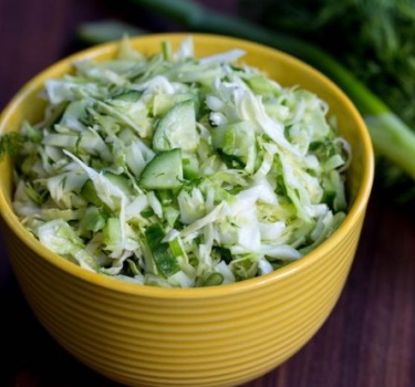 салат из свежей белокачанной капусты и огурца простой рецепт
