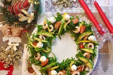 рецепт салата рождественский венок с креветками
